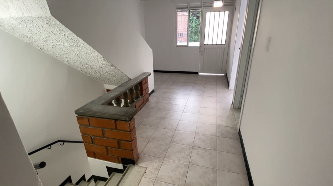 Casa de 3 pisos en venta San Nicolas, Pereira