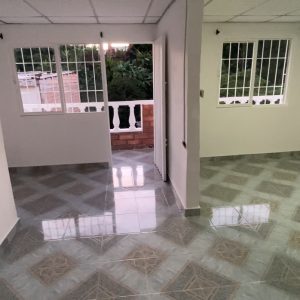 Casa de 3 pisos en venta San Nicolas, Pereira