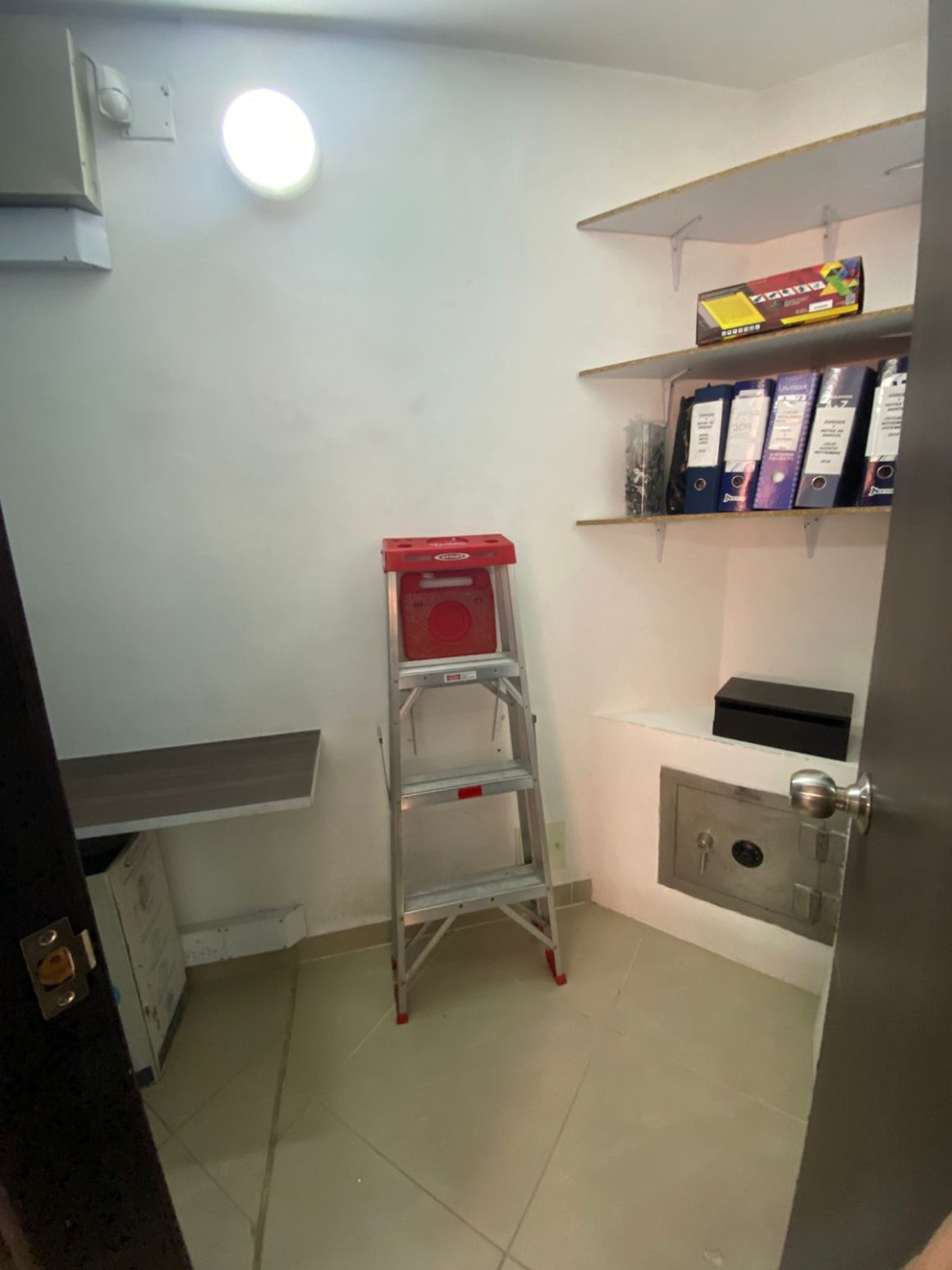 WhatsApp Image 2026-02-24 at 8.57.17 AM Oficina 603 en venta Barrio Chicó Bogotá